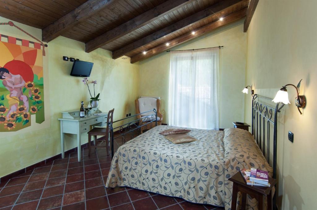 Trattoria Del Bivio Guest House Cerretto Langhe Phòng bức ảnh