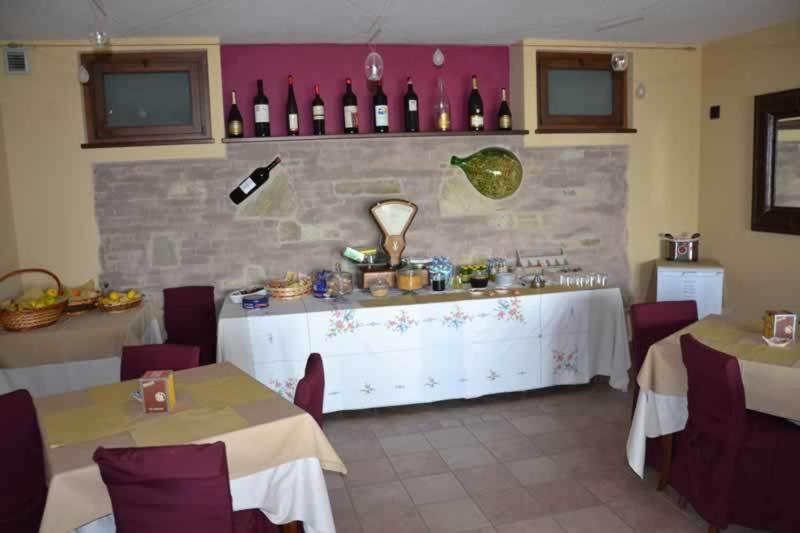 Trattoria Del Bivio Guest House Cerretto Langhe Ngoại thất bức ảnh