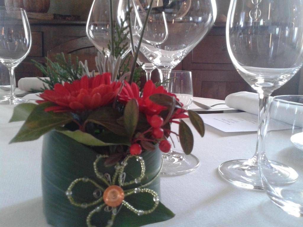 Trattoria Del Bivio Guest House Cerretto Langhe Ngoại thất bức ảnh